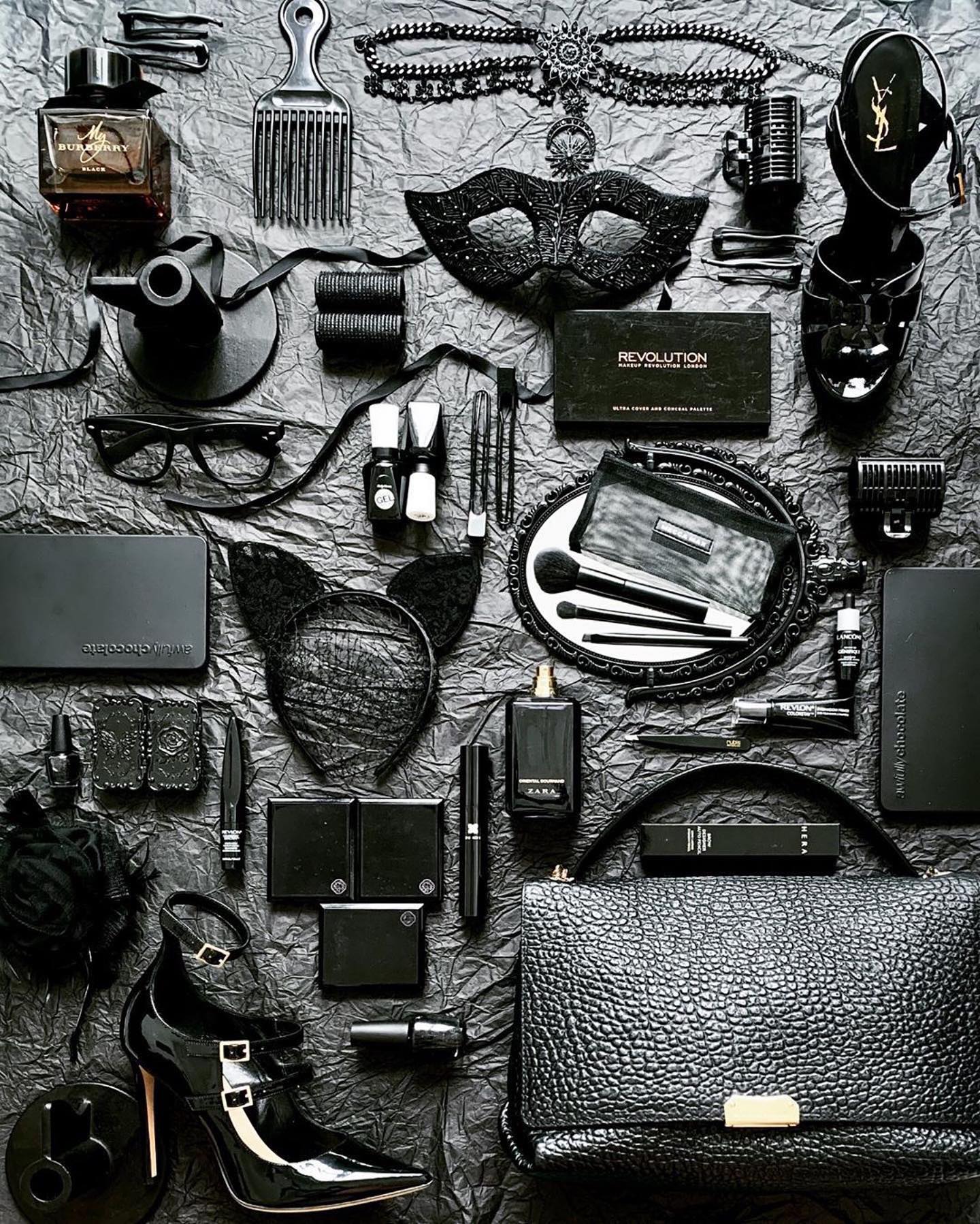 Makeup Artist & Hair Stylist Melissa Towpich from Singapore uses Rubis Classic Black Tweezers