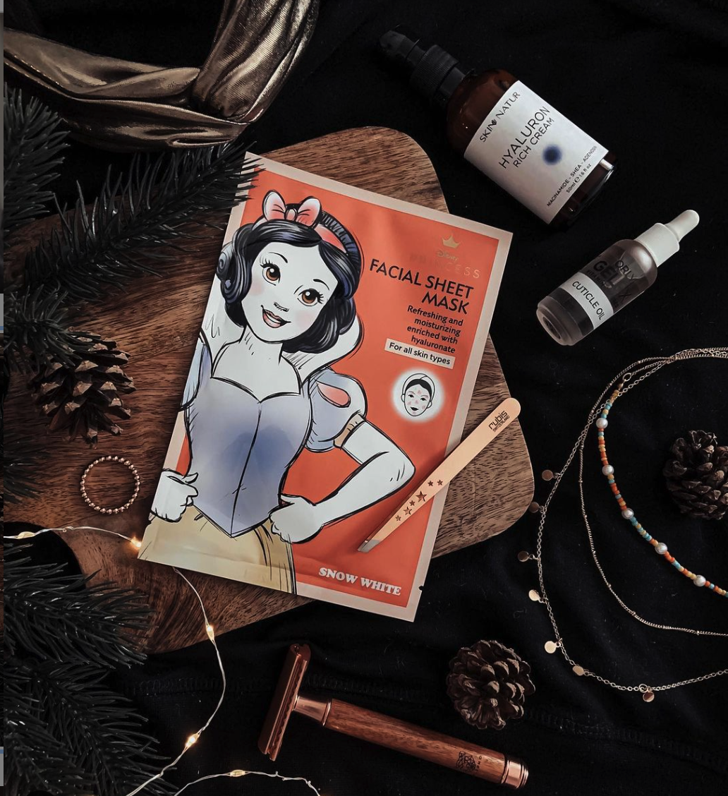 Jasmin of Insta-Blog JJS PAGE puts our SIX STARS Tweezers in the limelight