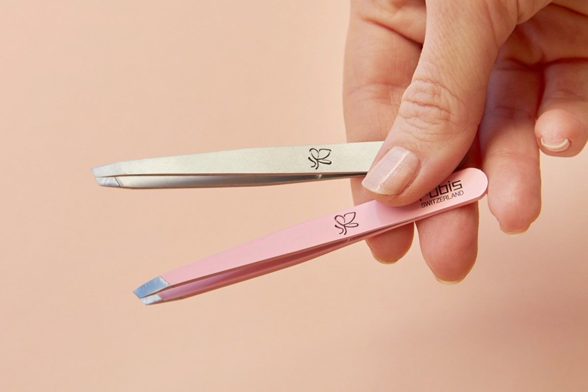 The filigree BUTTERFLY tweezers by Rubis The filigree BUTTERFLY tweezers by Rubis