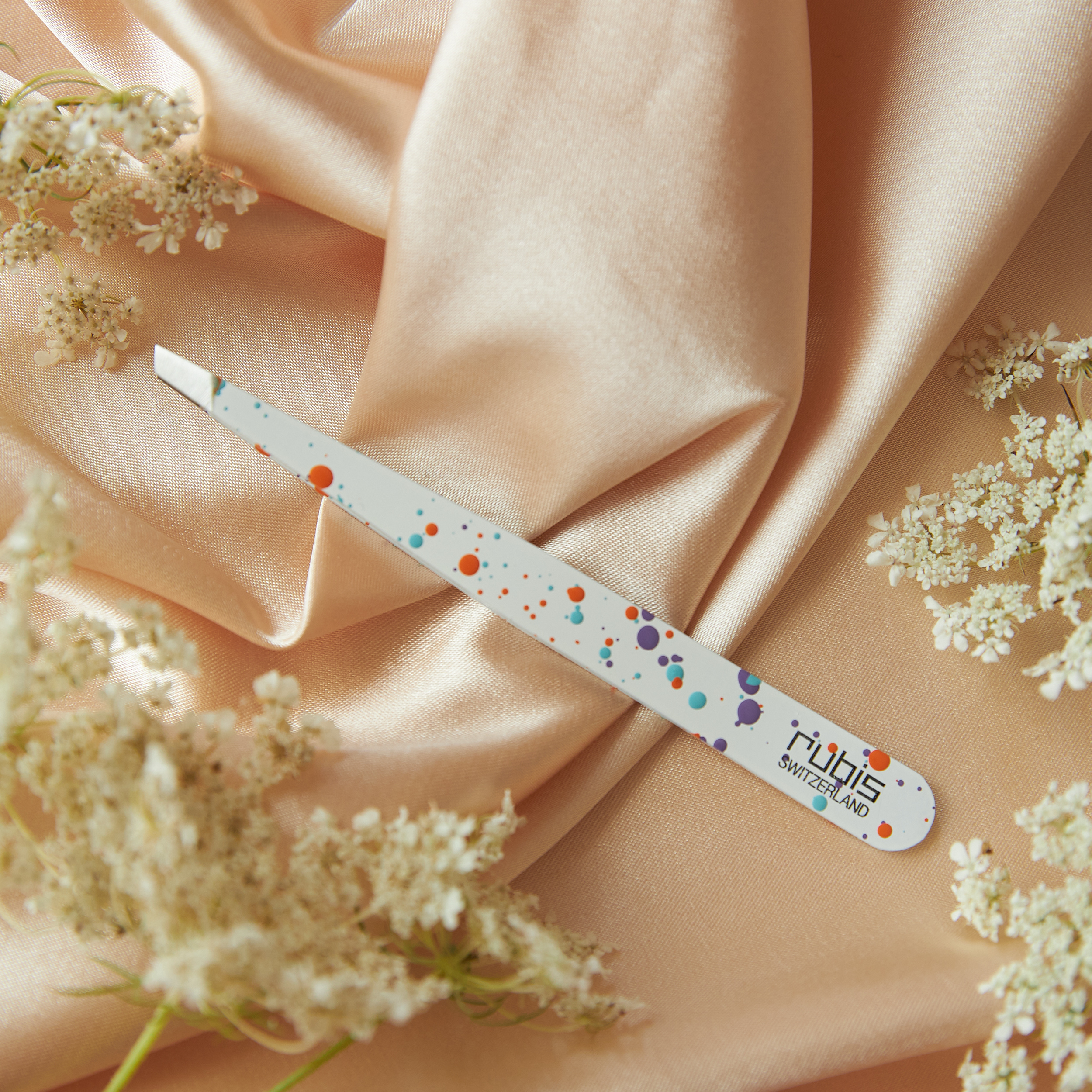 Pinzette Classic Action Painting Weiss