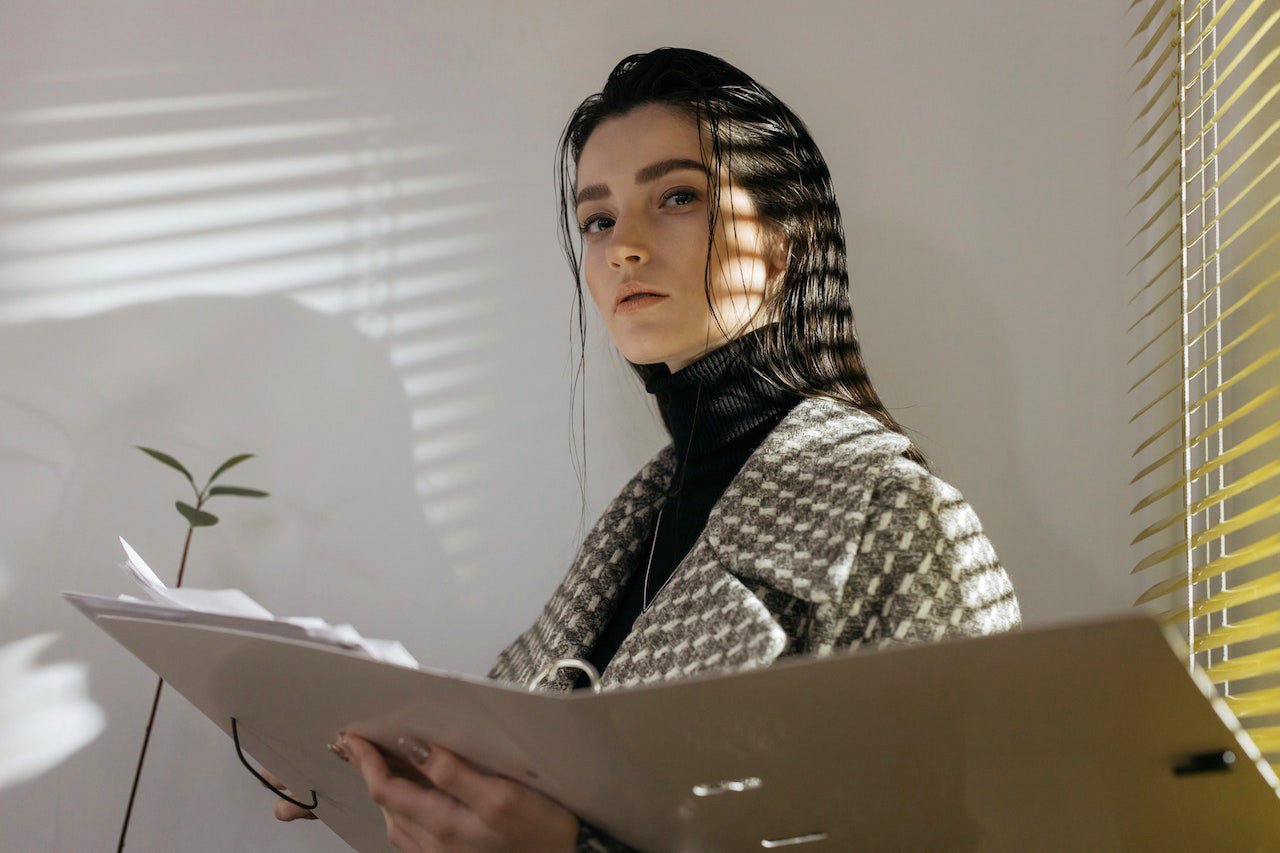 Natürliche Augenbrauen ohne viel Aufwand: Step-by-Step-Anleitung für einen gelungenen Look