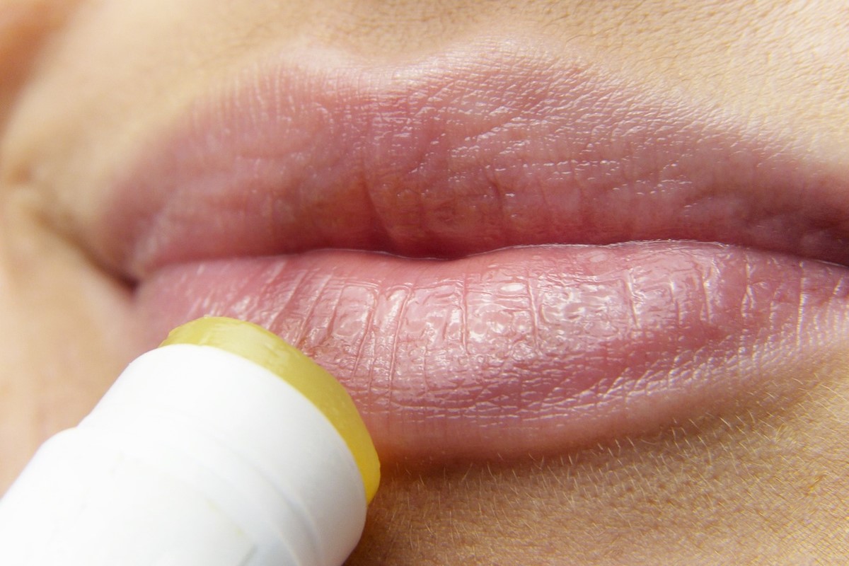Why is lip care with sun protection factor a must in summer? Why is lip care with sun protection factor a must in summer?